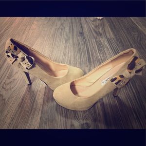 Leopard bow cute heel- never worn